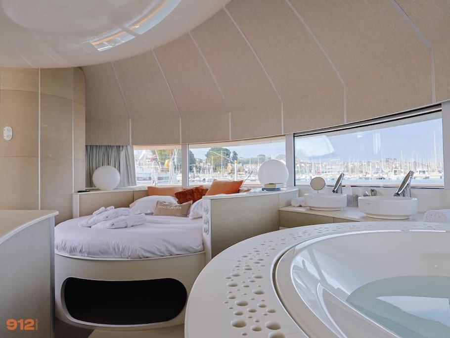 Anthenea Suite Hoteliere Flottante Perros-Guirec Esterno foto