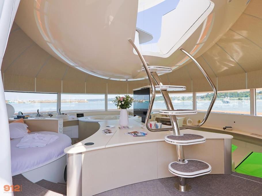 Anthenea Suite Hoteliere Flottante Perros-Guirec Esterno foto