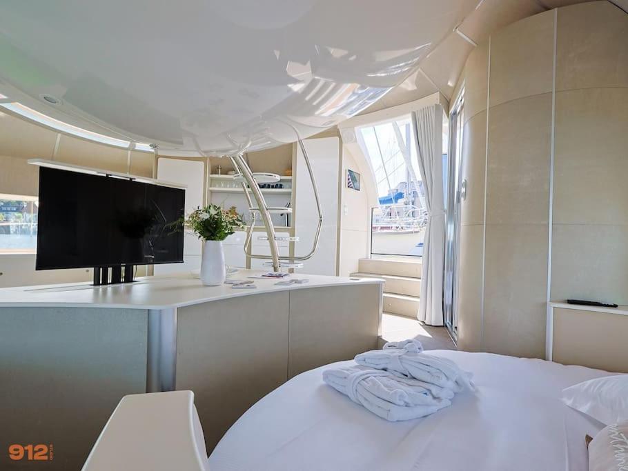 Anthenea Suite Hoteliere Flottante Perros-Guirec Esterno foto